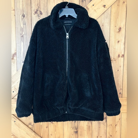 Urban Outfitters Jackets & Blazers - Urban Outfitters Zippered Teddy Bear Jacket in Black | Size Medium